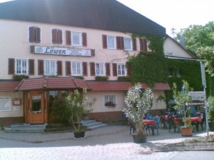照片: L&amp;ouml;wen Heutensbach