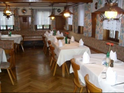 照片: L&amp;ouml;wen Heutensbach